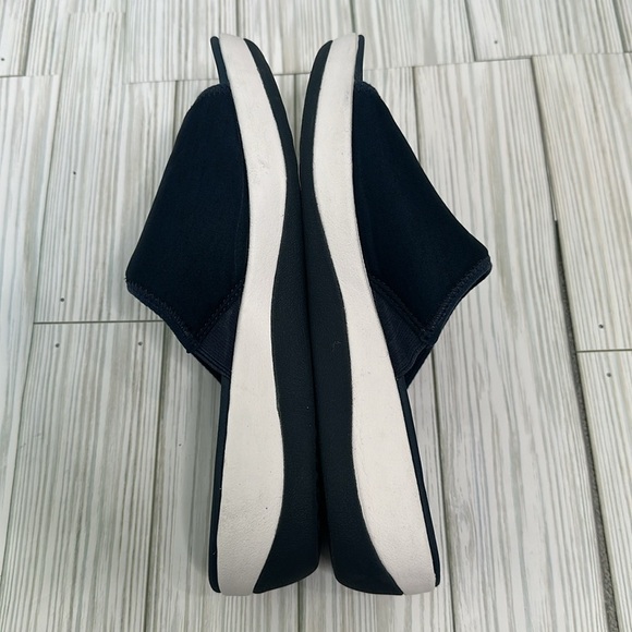 Clarks Arla Cloudsteppers Navy Blue Comfort Slide Summer Sandals Women’s Size 8 - Picture 7 of 12